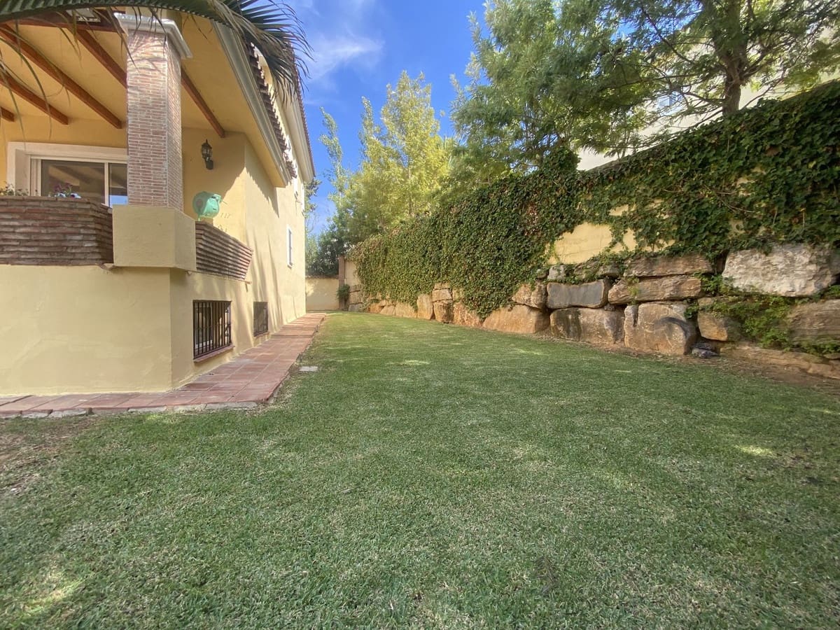 5 soveværelse Villa til leje i Marbella med garage - € 5.500 (Ref: 8603503)