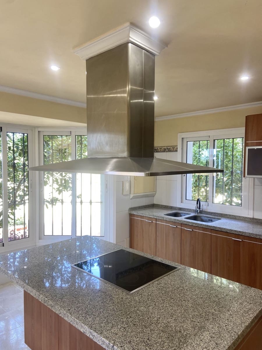 5 soveværelse Villa til leje i Marbella med garage - € 5.500 (Ref: 8603503)