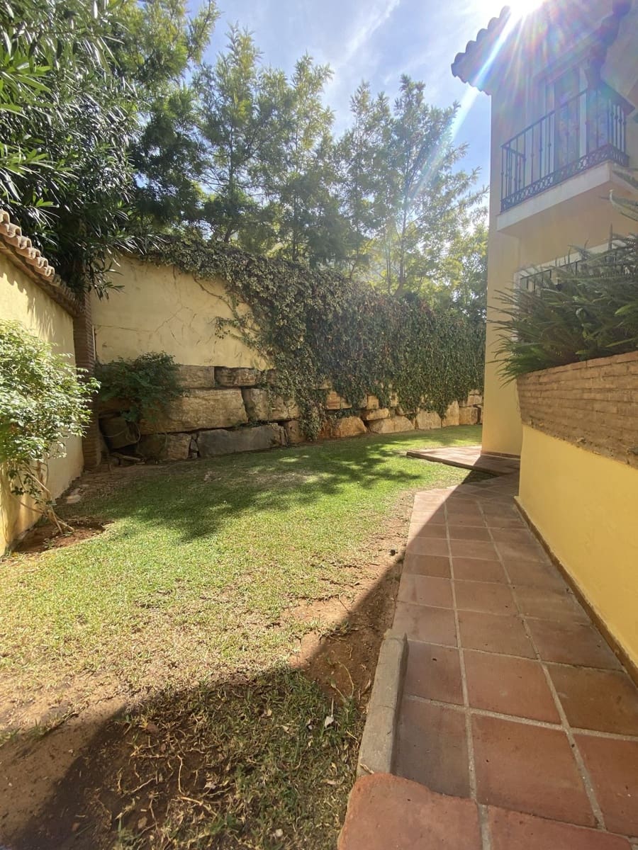 5 soveværelse Villa til leje i Marbella med garage - € 5.500 (Ref: 8603503)