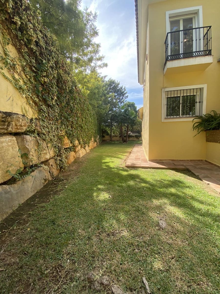 5 soveværelse Villa til leje i Marbella med garage - € 5.500 (Ref: 8603503)