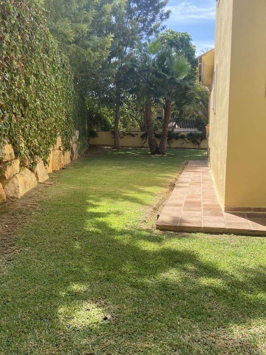 5 soveværelse Villa til leje i Marbella med garage - € 5.500 (Ref: 8603503)