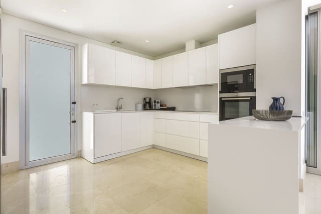 3 soverom Villa til leie i Río Real, Marbella med garasje - € 8 500 (Ref: 8610419)