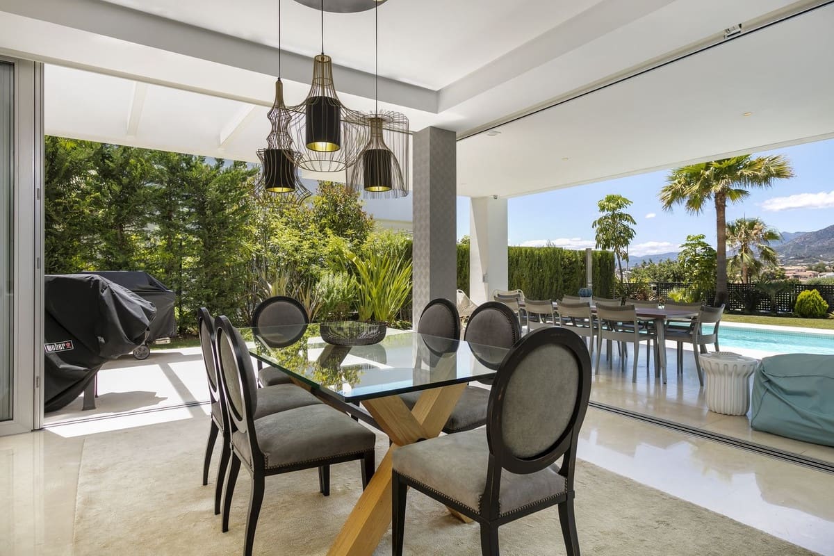 3 bedroom Villa for rent in Marbella with garage - € 8,500 (Ref: 8610419)