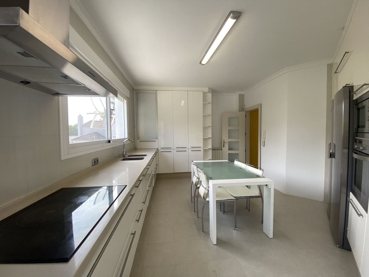 5 soveværelse Villa til leje i Marbella med garage - € 7.000 (Ref: 8610422)