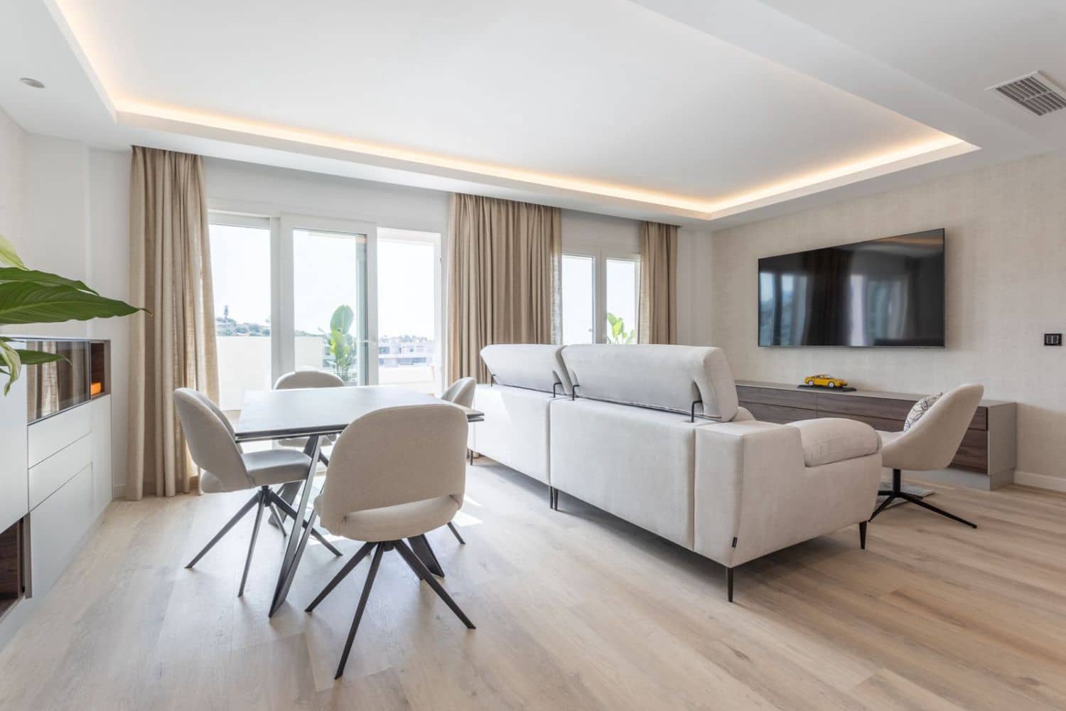 2 soveværelse Penthouse til leje i Marbella med garage - € 2.500 (Ref: 8665176)