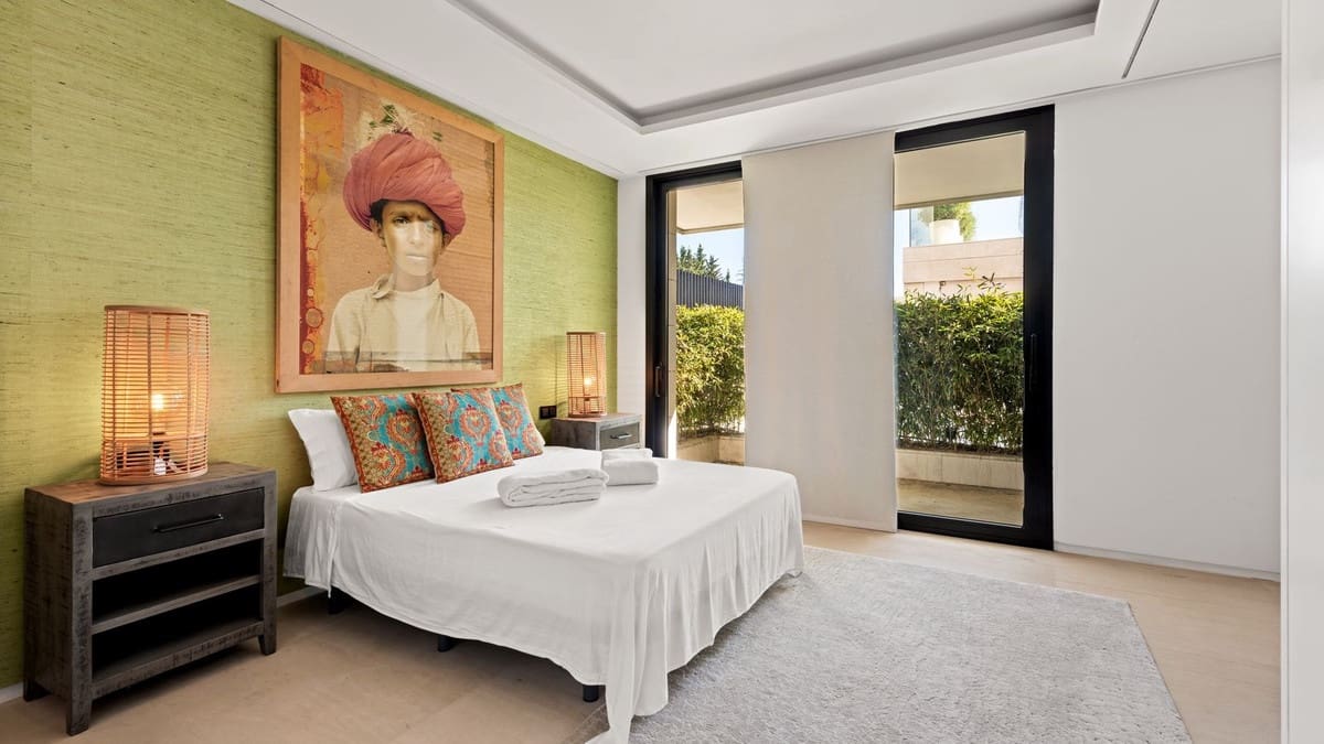 5 slaapkamer Villa te huur in Golden Mile met garage - € 17.000 (Ref: 8714554)