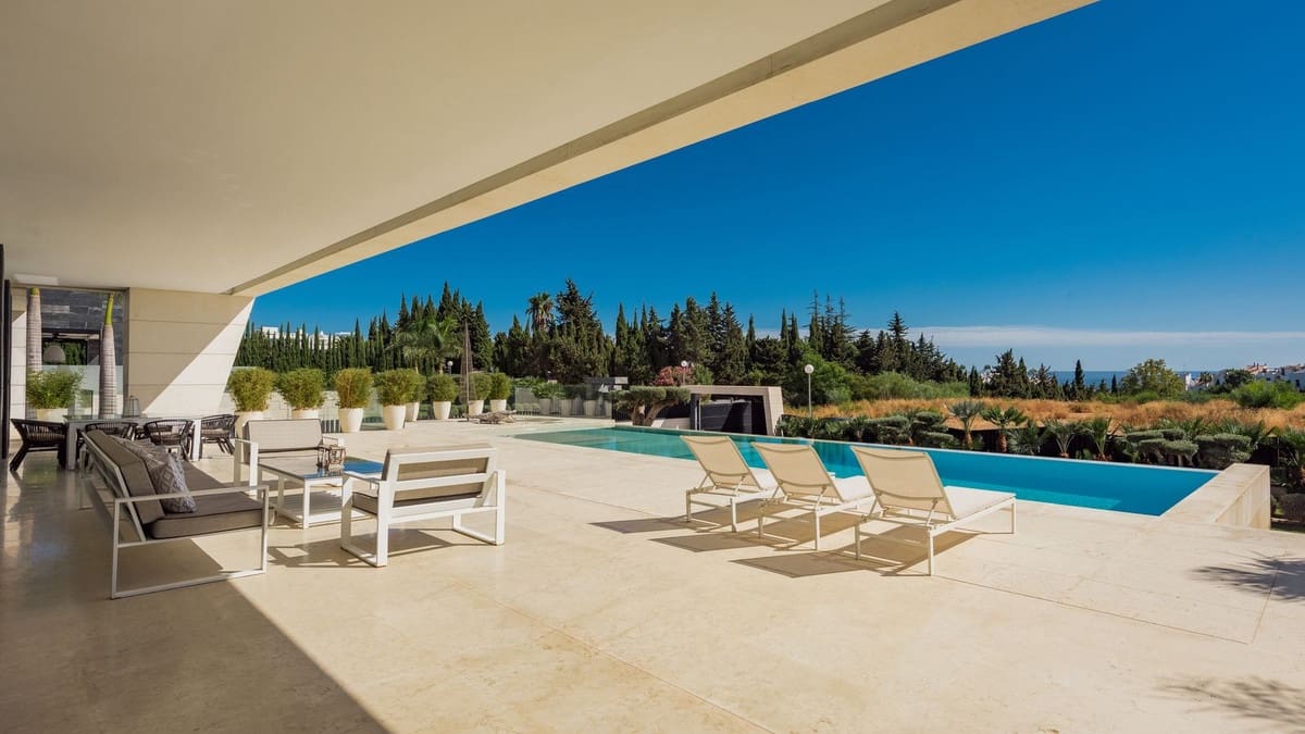 5 slaapkamer Villa te huur in Golden Mile met garage - € 17.000 (Ref: 8714554)