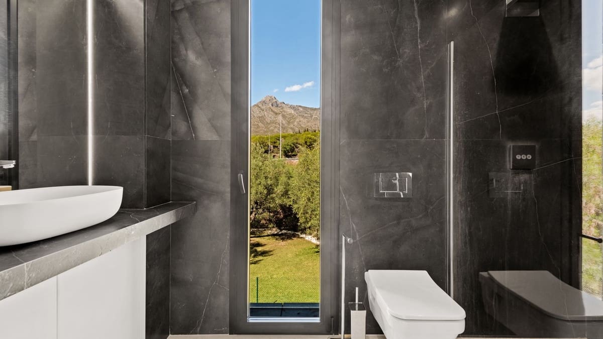 5 slaapkamer Villa te huur in Golden Mile met garage - € 17.000 (Ref: 8714554)