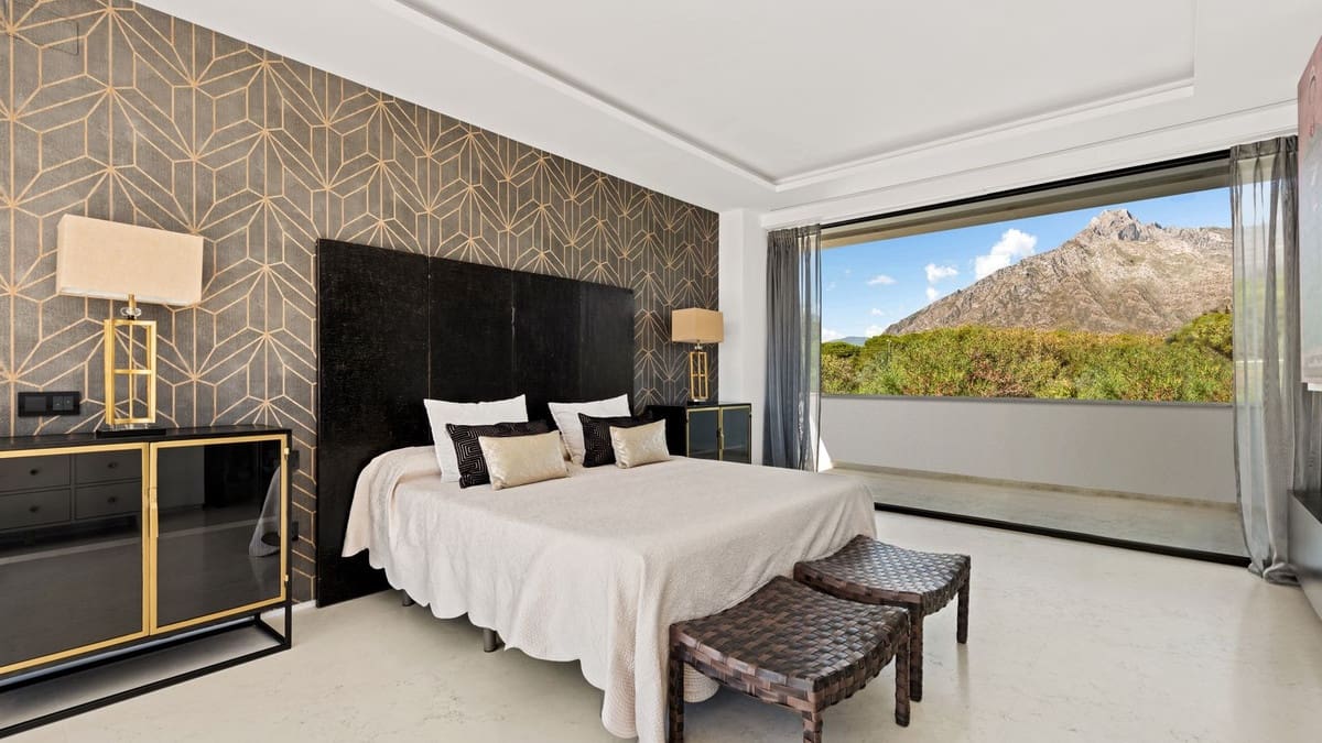 5 slaapkamer Villa te huur in Golden Mile met garage - € 17.000 (Ref: 8714554)