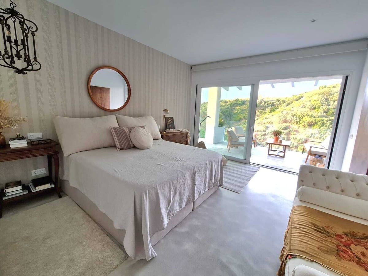 4 bedroom Villa for rent in Marbella with garage - € 5,500 (Ref: 8715346)