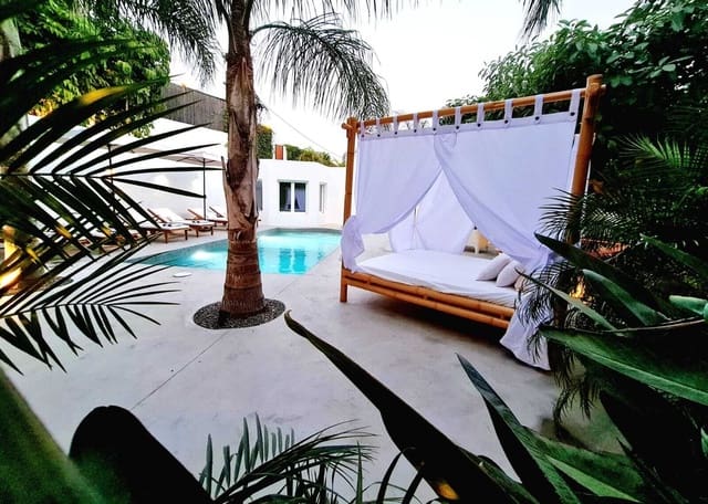 Chalet de 4 habitaciones en Marbella en alquiler con garaje - 5.500 € (Ref: 8715346)