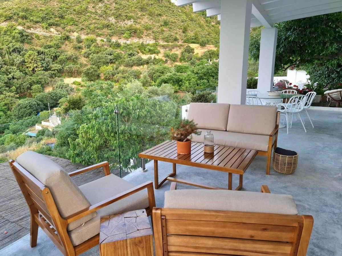 4 bedroom Villa for rent in Marbella with garage - € 5,500 (Ref: 8715346)