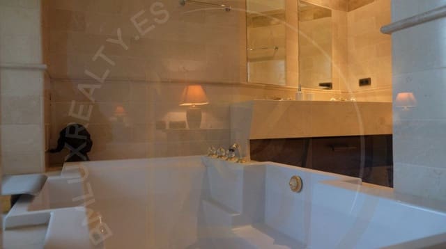 3 sypialnia Apartament do wynajęcia w Puerto Banus, Marbella - 12 000 € (Ref: 8743235)