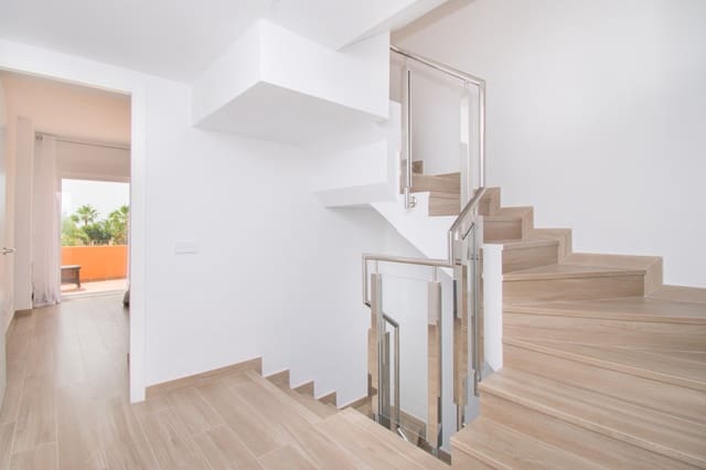 4 sypialnia Dom szeregowy na sprzedaż w El Paraíso, Benahavís z garażem - 825 000 € (Ref: 8759815)