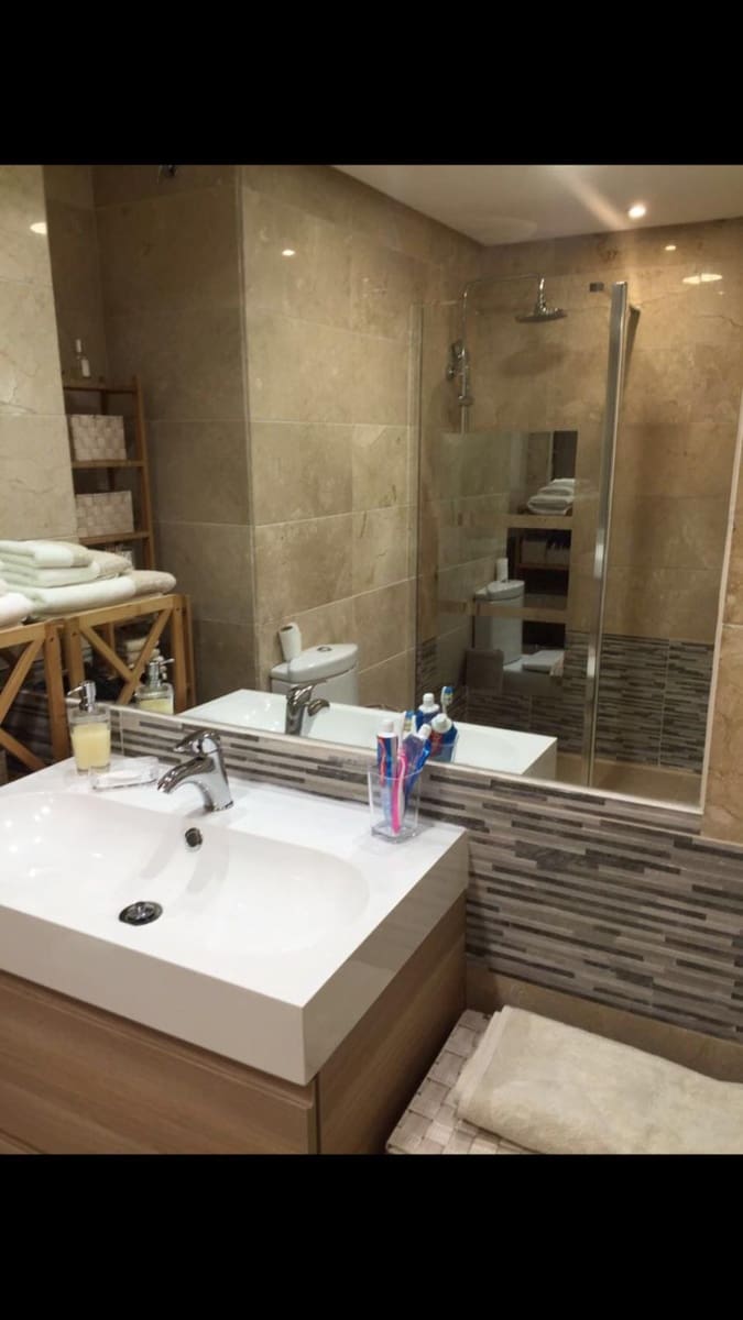 Appartement de 3 chambres à louer à Nueva Andalucia avec piscine garage - 2 400 € (Ref: 8759816)