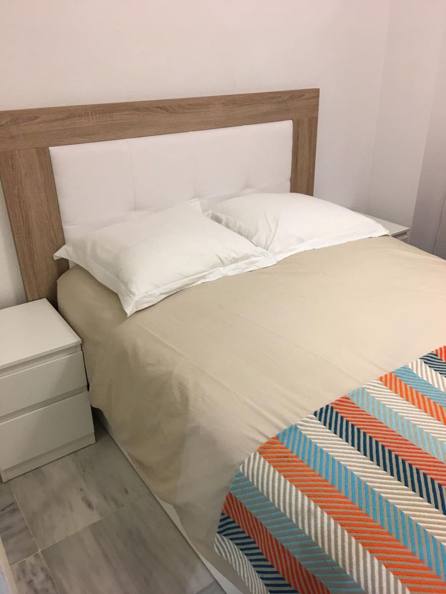 Appartement de 3 chambres à louer à Nueva Andalucia avec piscine garage - 2 400 € (Ref: 8759816)