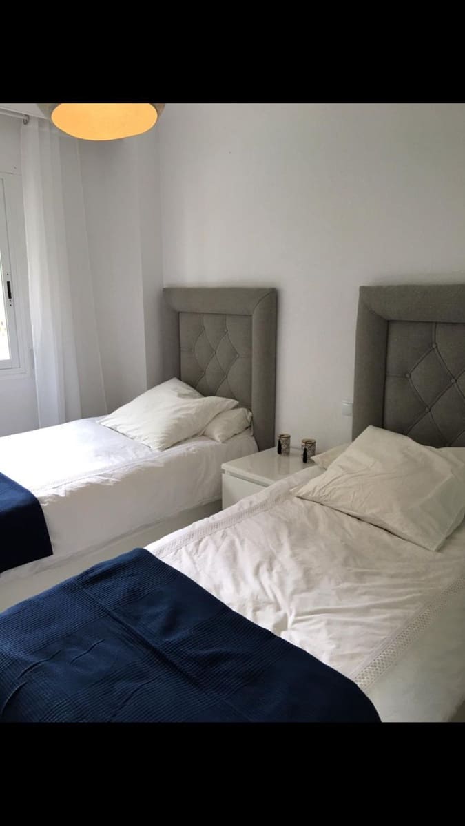 Appartement de 3 chambres à louer à Nueva Andalucia avec piscine garage - 2 400 € (Ref: 8759816)