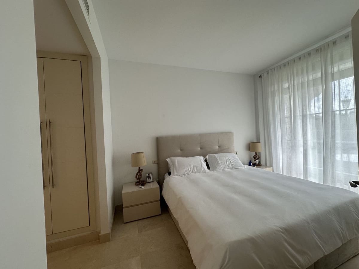 2 quarto Apartamento para arrendar em Guadalmina com piscina garagem - 2 600 € (Ref: 8786139)