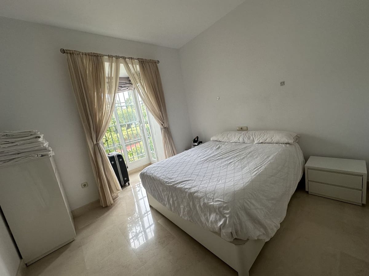 2 quarto Apartamento para arrendar em Guadalmina com piscina garagem - 2 600 € (Ref: 8786139)