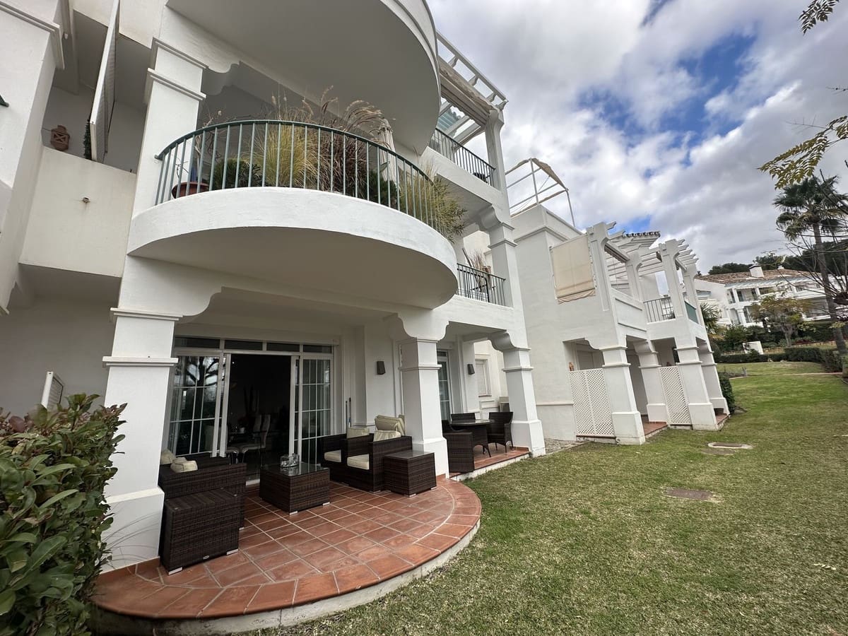 2 quarto Apartamento para arrendar em Guadalmina com piscina garagem - 2 600 € (Ref: 8786139)