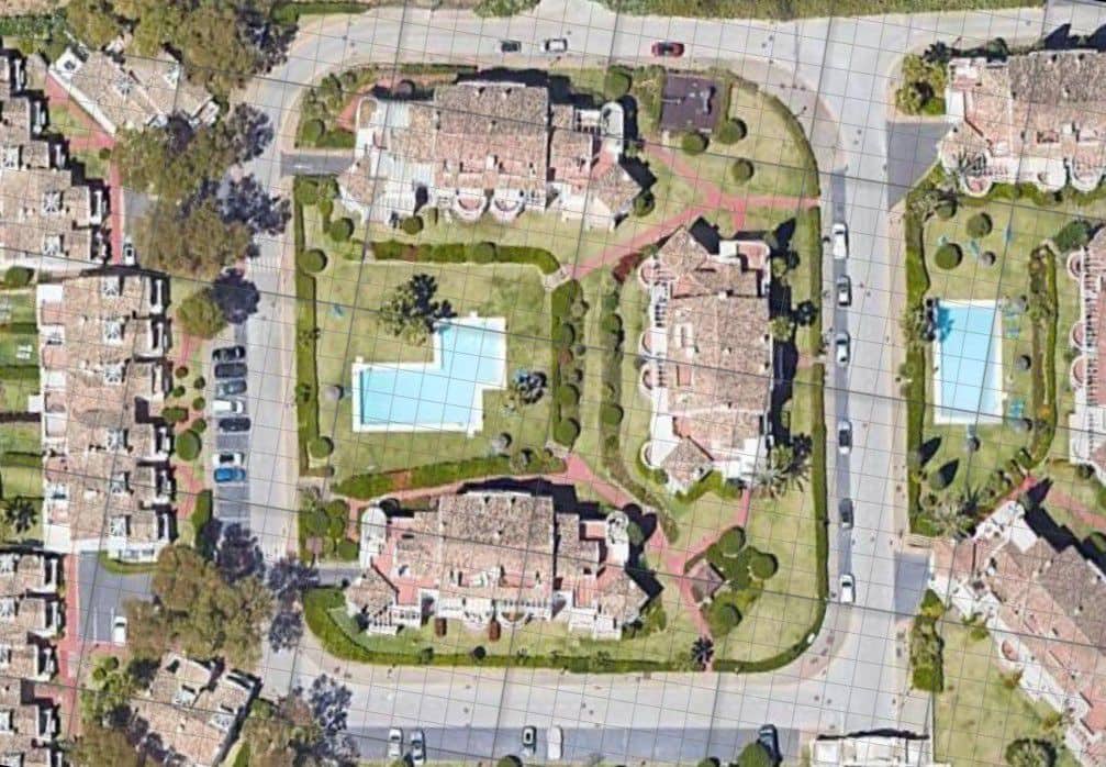 2 quarto Apartamento para arrendar em Guadalmina com piscina garagem - 2 600 € (Ref: 8786139)
