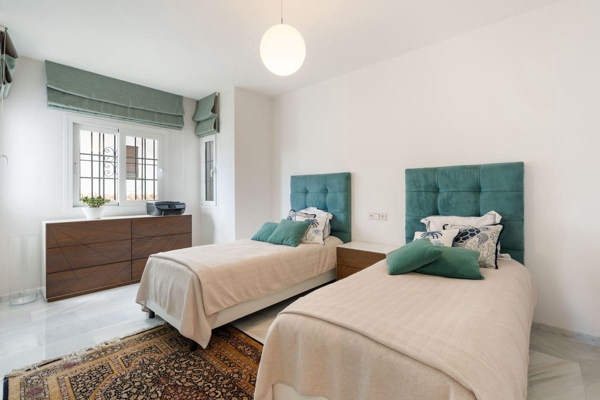 3 quarto Apartamento para venda em Nueva Andalucia - 1 150 000 € (Ref: 8817197)