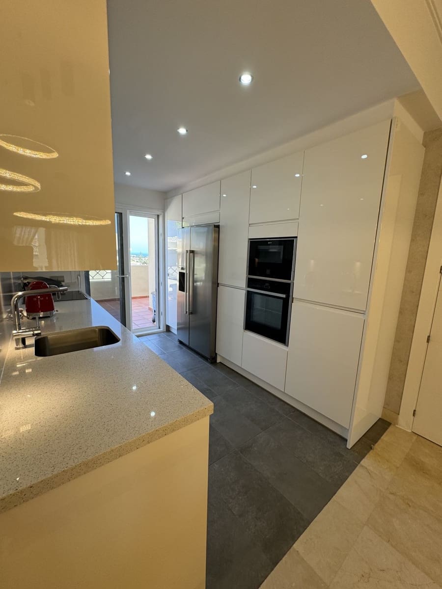 2 soveværelse Penthouse til leje i Los Flamingos - € 3.000 (Ref: 8821890)