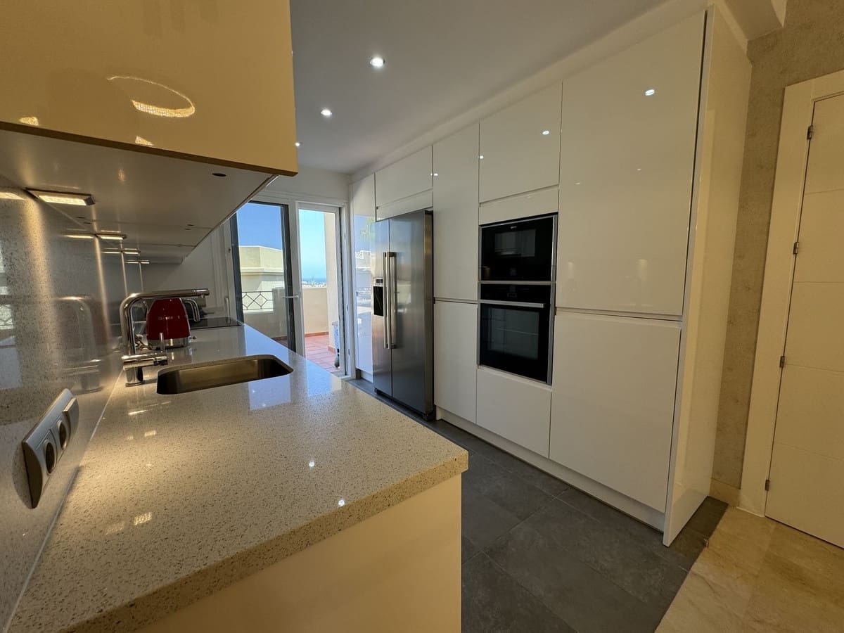 2 soveværelse Penthouse til leje i Los Flamingos - € 3.000 (Ref: 8821890)