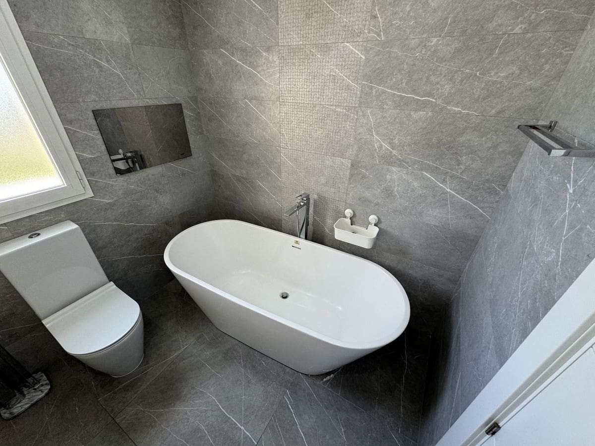 2 soveværelse Penthouse til leje i Los Flamingos - € 3.000 (Ref: 8821890)