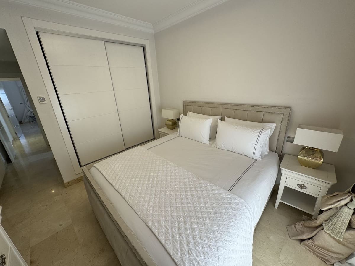 2 soveværelse Penthouse til leje i Los Flamingos - € 3.000 (Ref: 8821890)