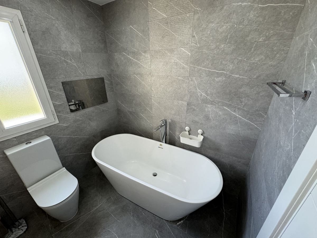 2 soveværelse Penthouse til leje i Los Flamingos - € 3.000 (Ref: 8821890)