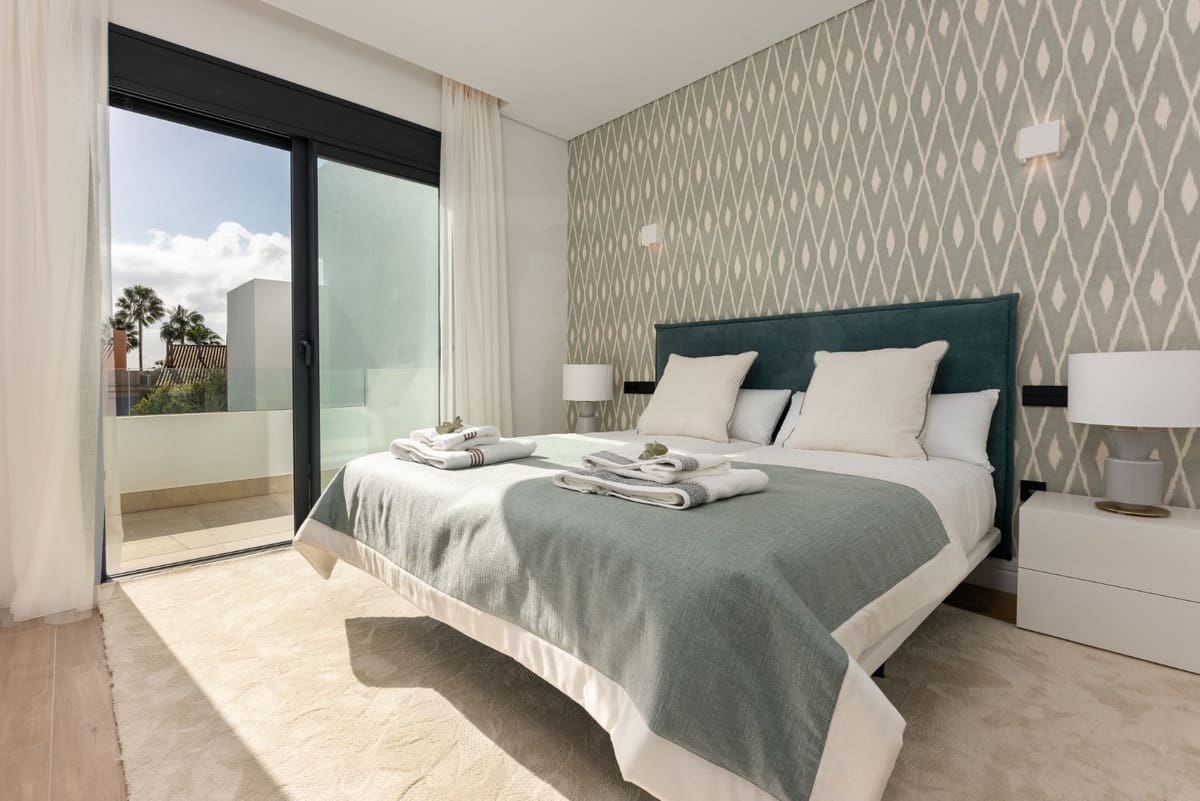 3 soveværelse Rækkehus til leje i Nueva Andalucia med garage - € 4.800 (Ref: 8824933)