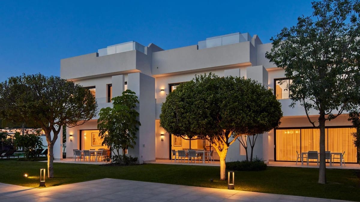 3 soveværelse Rækkehus til leje i Nueva Andalucia med garage - € 4.800 (Ref: 8824933)