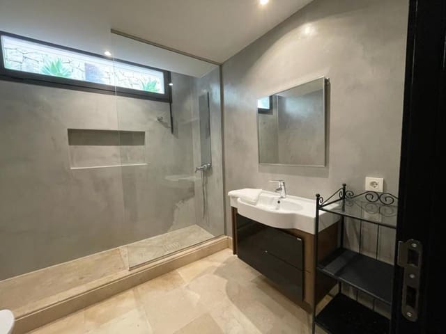 5 bedroom Villa for rent in Lomas De Marbella, Marbella with garage - € 14,000 (Ref: 8860359)