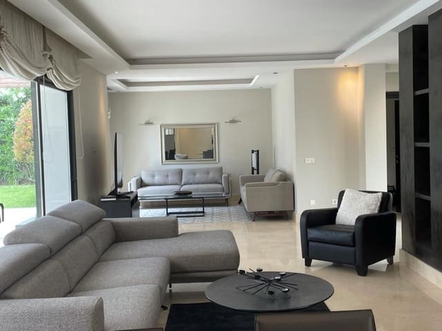 5 bedroom Villa for rent in Lomas De Marbella, Marbella with garage - € 14,000 (Ref: 8860359)