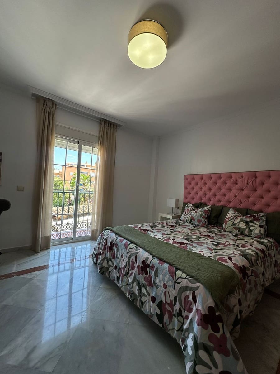 5 bedroom Villa for rent in Marbella with garage - € 5,500 (Ref: 8860365)