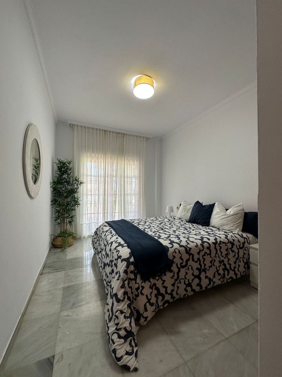 5 bedroom Villa for rent in Marbella with garage - € 5,500 (Ref: 8860365)