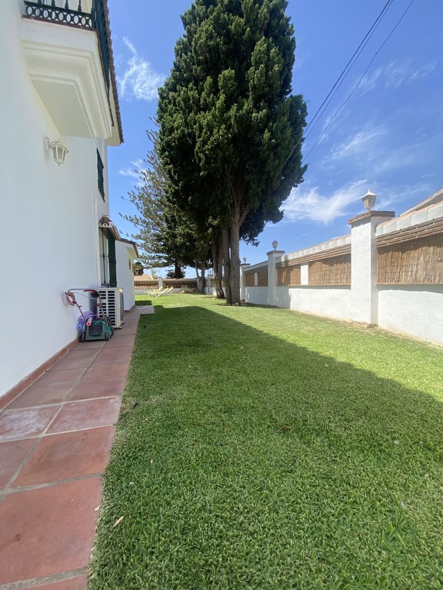 5 bedroom Villa for rent in Marbella with garage - € 5,500 (Ref: 8860365)