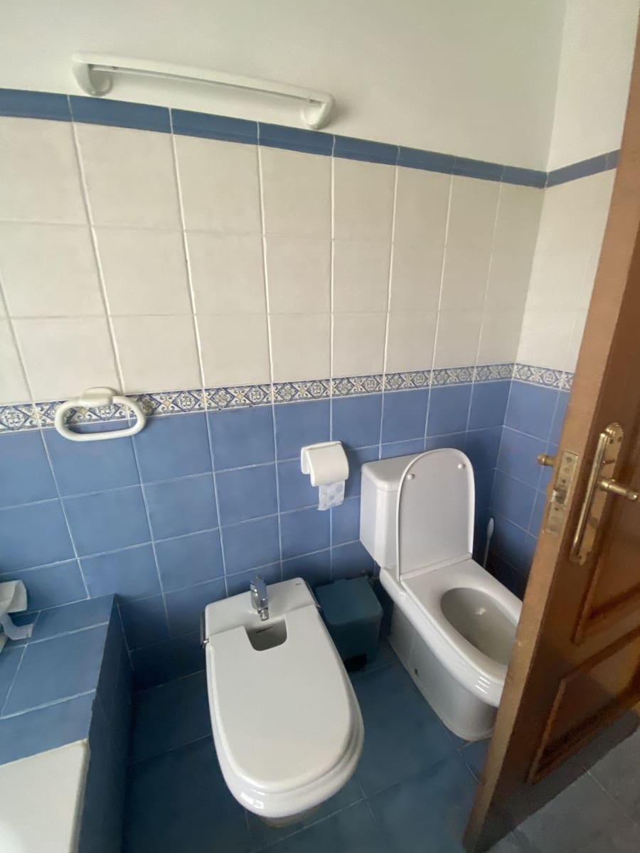 5 bedroom Villa for rent in Marbella with garage - € 5,500 (Ref: 8860365)