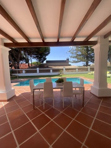 Villa/Maison de 5 chambres à louer à Costabella, Marbella avec garage - 5 500 € (Ref: 8860365)