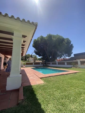 Villa/Maison de 5 chambres à louer à Costabella, Marbella avec garage - 5 500 € (Ref: 8860365)