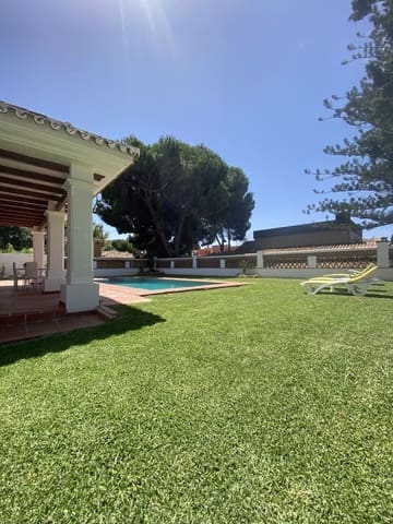 Villa/Maison de 5 chambres à louer à Costabella, Marbella avec garage - 5 500 € (Ref: 8860365)