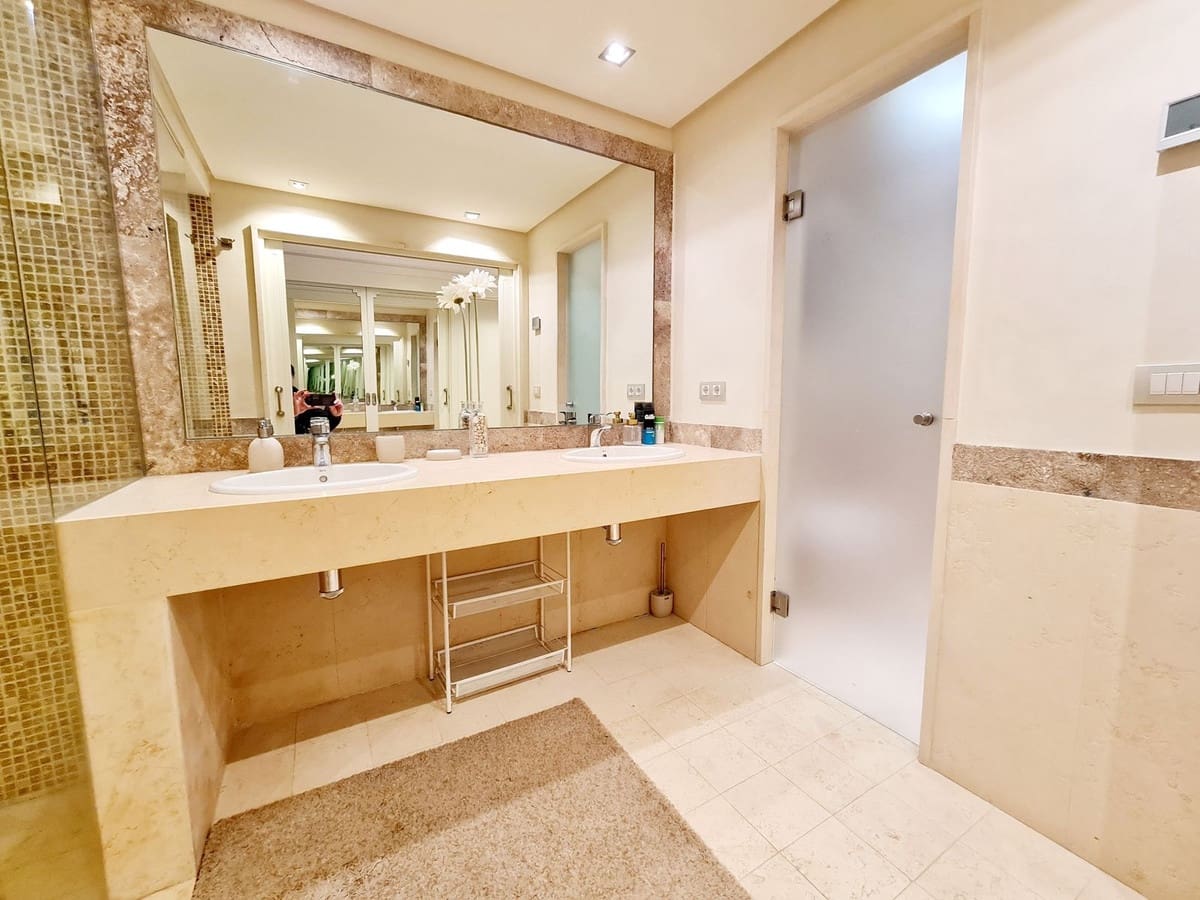 2 soveværelse Lejlighed til leje i Guadalmina med garage - € 3.000 (Ref: 8869494)