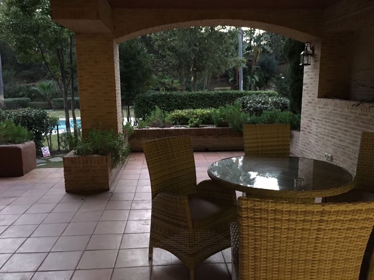 2 soveværelse Lejlighed til leje i Guadalmina med garage - € 3.000 (Ref: 8869494)