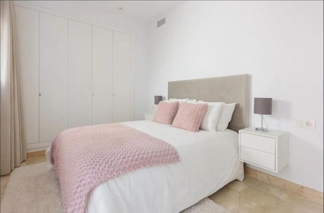 3 soveværelse Lejlighed til leje i El Paraiso, Estepona med garage - € 3.500 (Ref: 8913706)