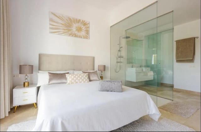 3 soveværelse Lejlighed til leje i El Paraiso, Estepona med garage - € 3.500 (Ref: 8913706)