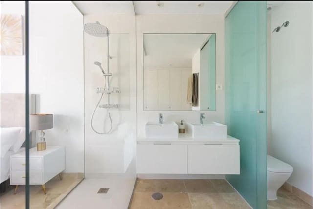 3 soveværelse Lejlighed til leje i El Paraiso, Estepona med garage - € 3.500 (Ref: 8913706)