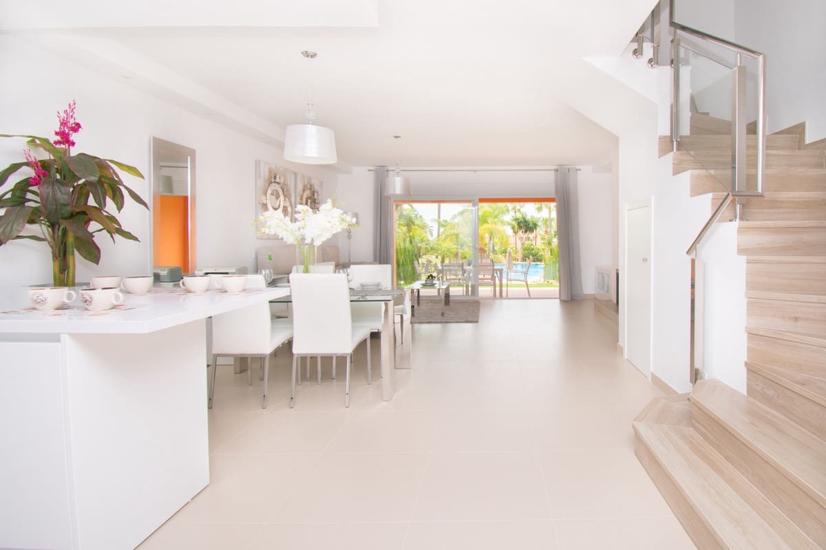 3 sovrum Radhus till salu i Benahavis med garage - 676 000 € (Ref: 8924862)