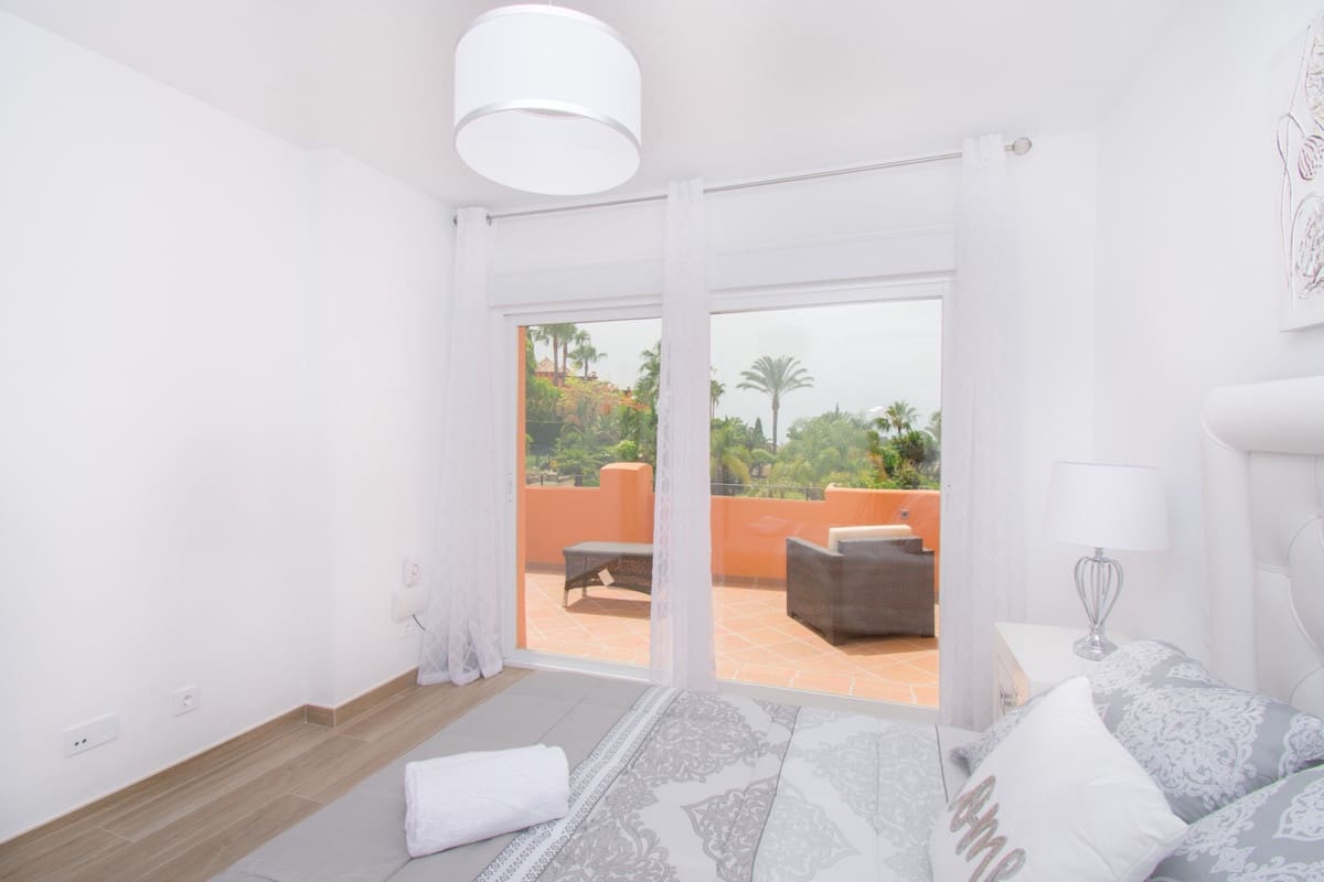 3 sovrum Radhus till salu i Benahavis med garage - 676 000 € (Ref: 8924862)