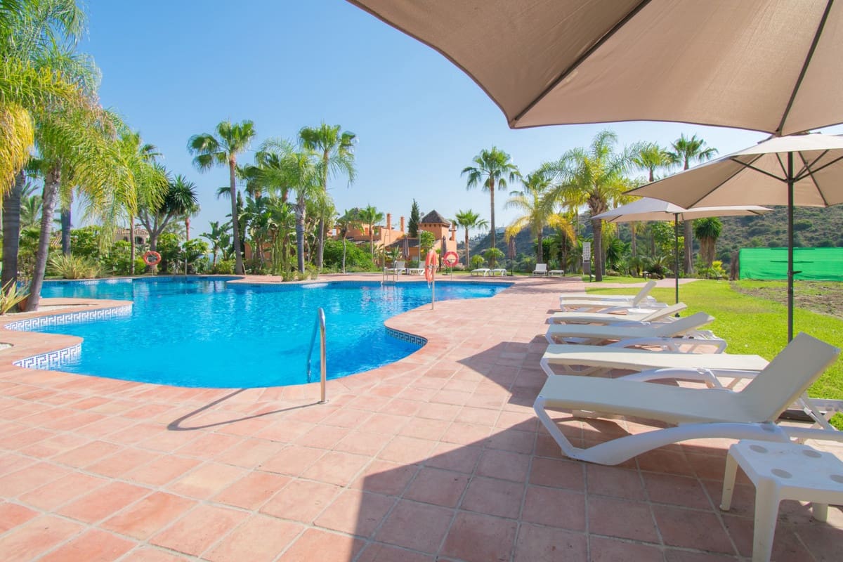 3 sovrum Radhus till salu i Benahavis med garage - 676 000 € (Ref: 8924862)